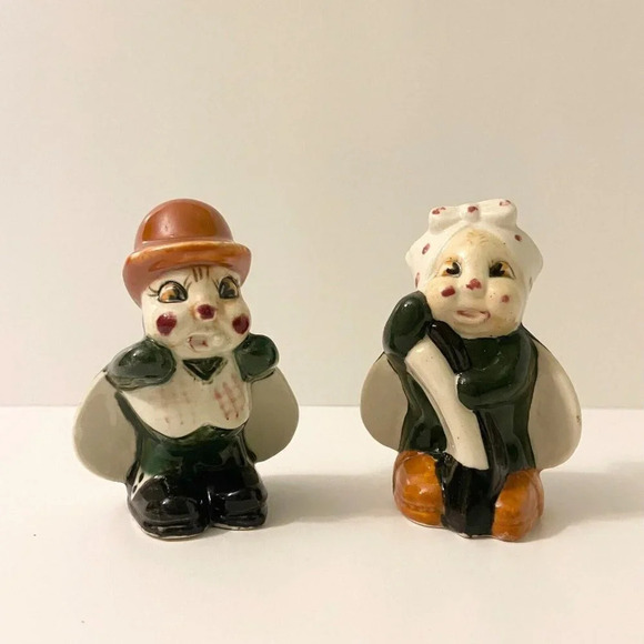 Vintage Ceramic Love Bug Ladybug Salt and Pepper Shakers 4 Inch Anthropomorphic - Picture 5 of 15
